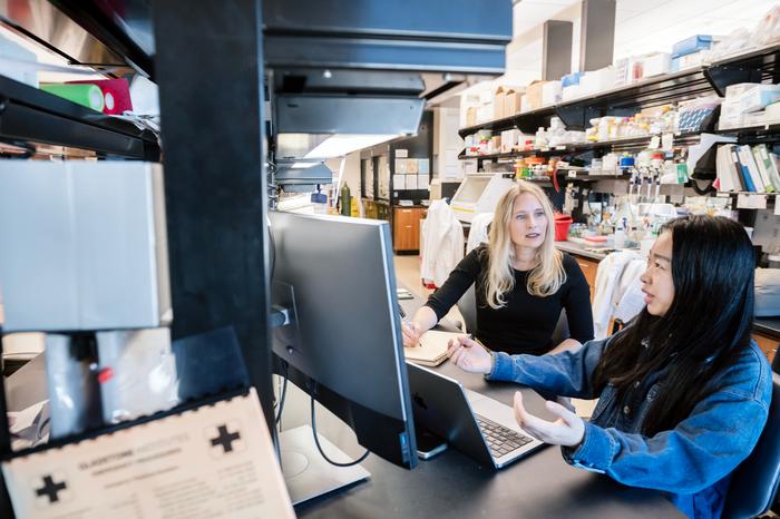 Gladstone Institutes researchers Julia Carnevale and Qi Liu, whose in vivo genome-wide CRISPR screen identified gene edits that boost CAR-T cell infiltration and effectiveness against solid tumors