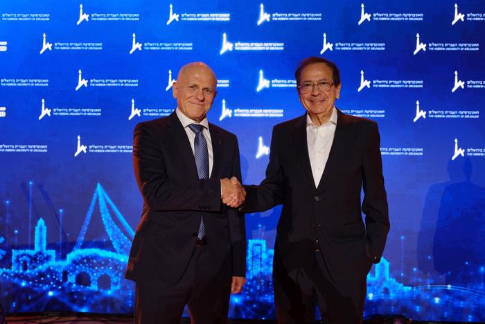 Hebrew University President Prof. Tamir Sheafer (left) and philanthropist John Paulson (right) at the University’s Board of Governors Gala
