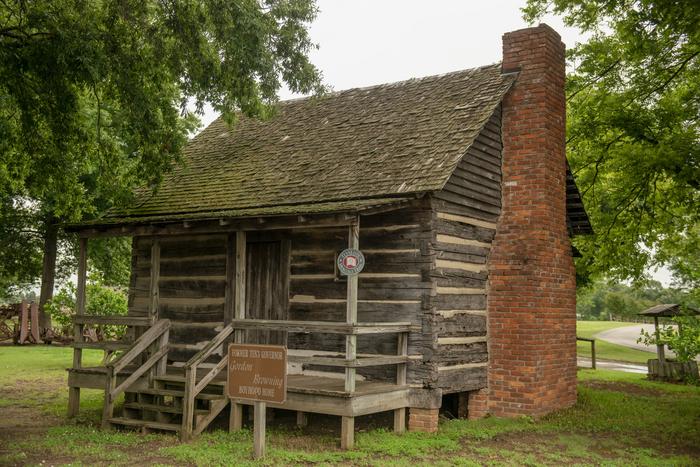 Cabin at the AgResearch and Education Center at Milan