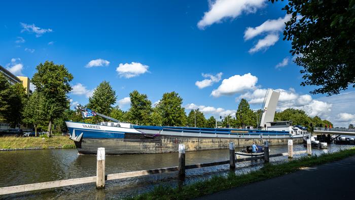 Plato sailing to the Netherlands by boat