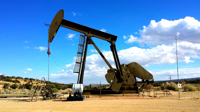 Oil derrick