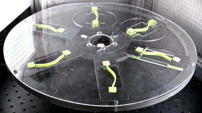 Demonstration of dynamic driving on a rotating platform. 2026 fleXLab EPFL CC BY SA