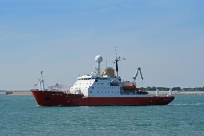 RRS <i>James Clark Ross</i>