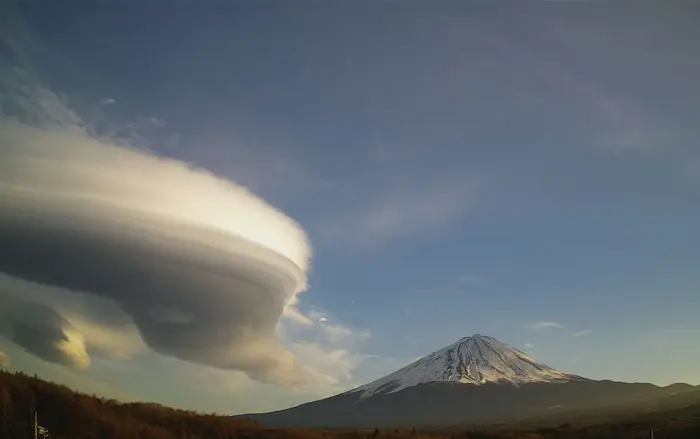 A Lenticular (Tsurushi) Cloud Appearing Leeward of Mount Fuji