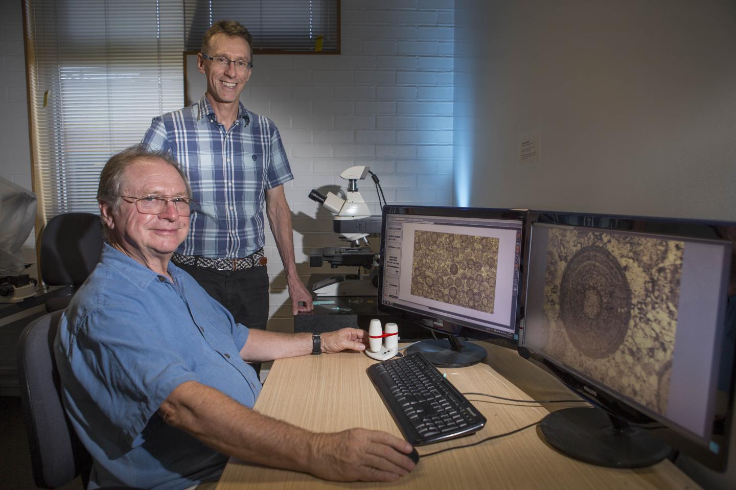 Dr Bob Burne and Professor Murray Batchelor, Australian National University 