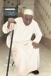 Older adults and difficulty rising from a chair