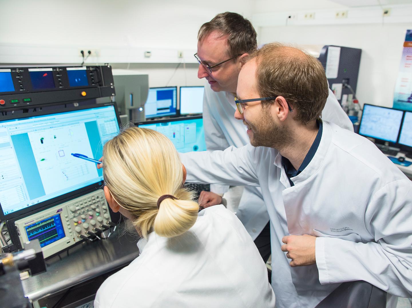 Dr. Janine Gotot, Prof. Christian Kurts and Christoph Heuser, University of Bonn 