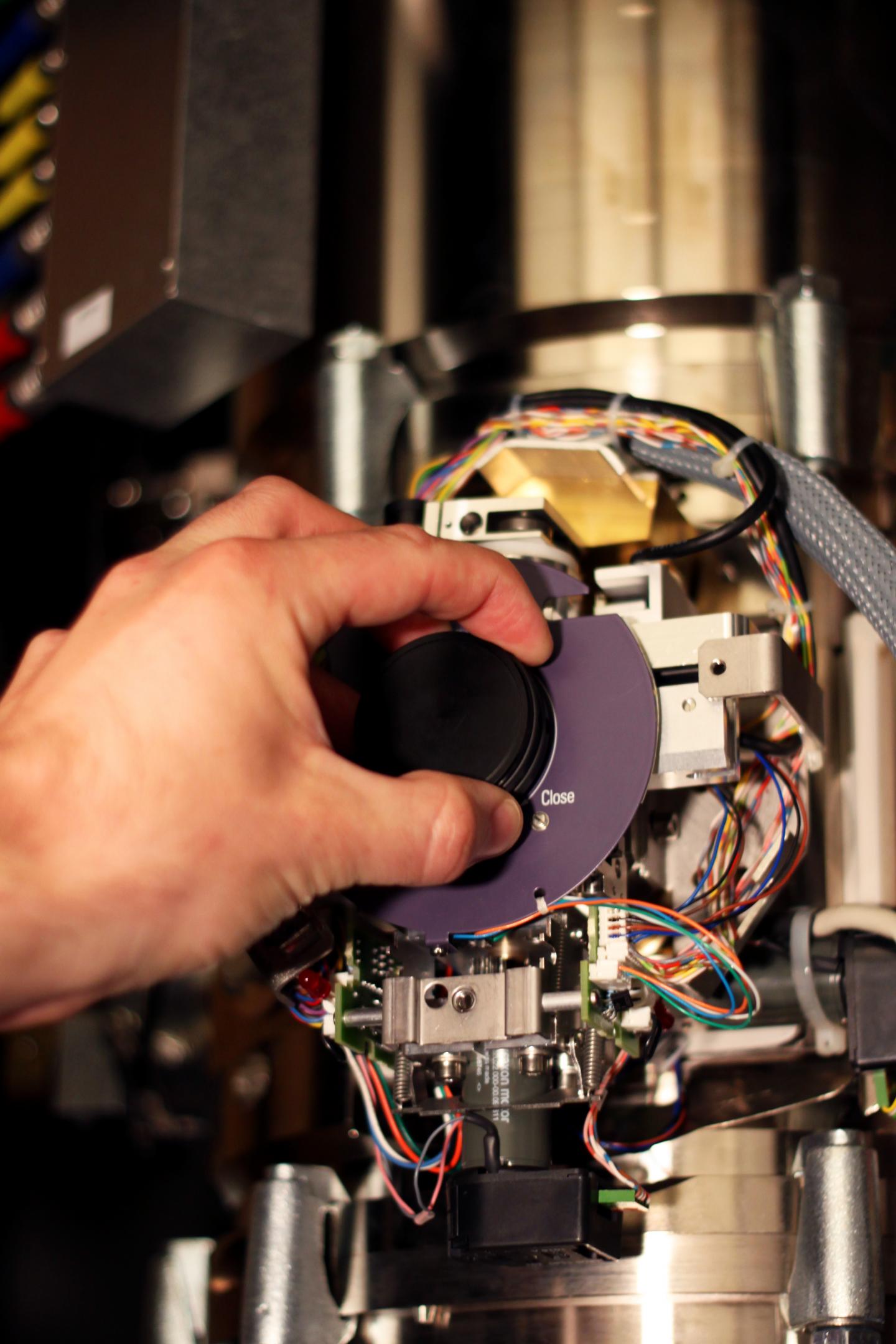 Elcetron Microscope