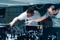 Prof. Hagai Eisenberg and graduate student Daniel Istrati at Hebrew University's Quantum Information Science Center