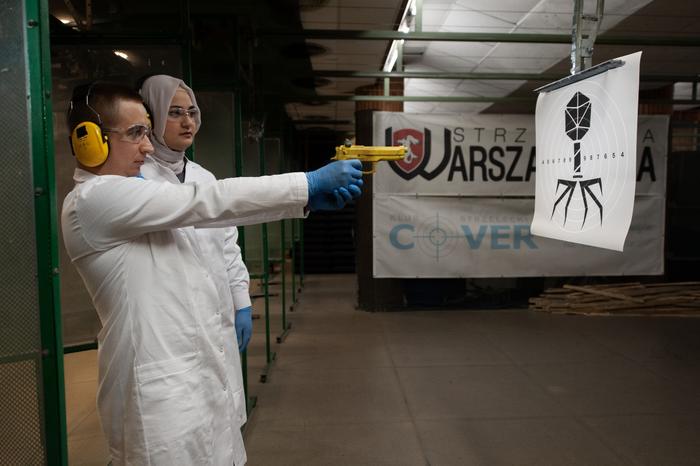Silent enemies, smart weapons - switching off contamination by nanoparticles