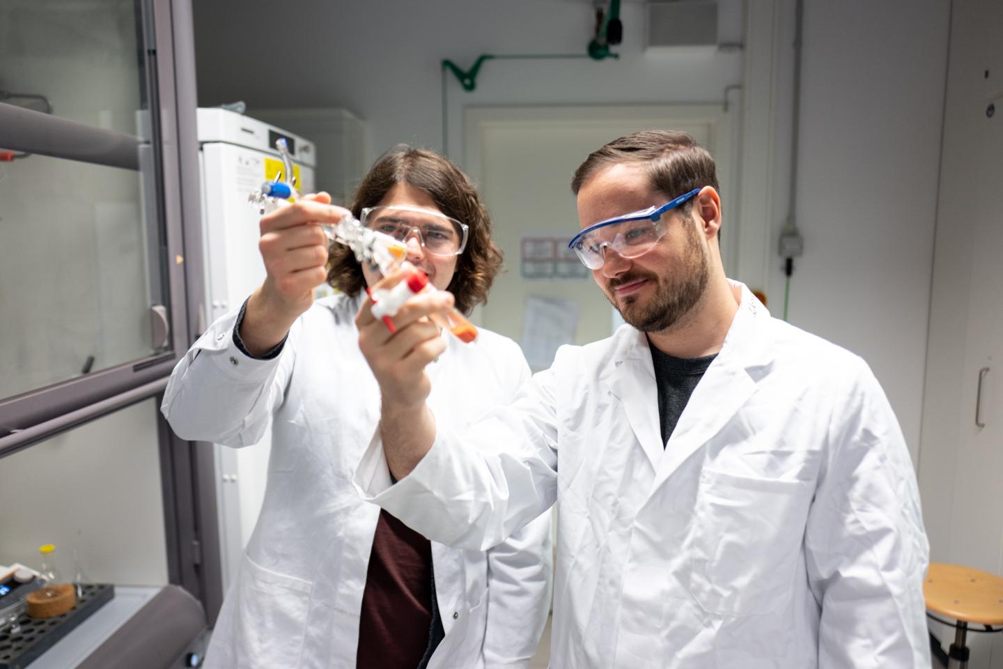 Philip Weber and Thorsten Scherpf, Ruhr-University Bochum