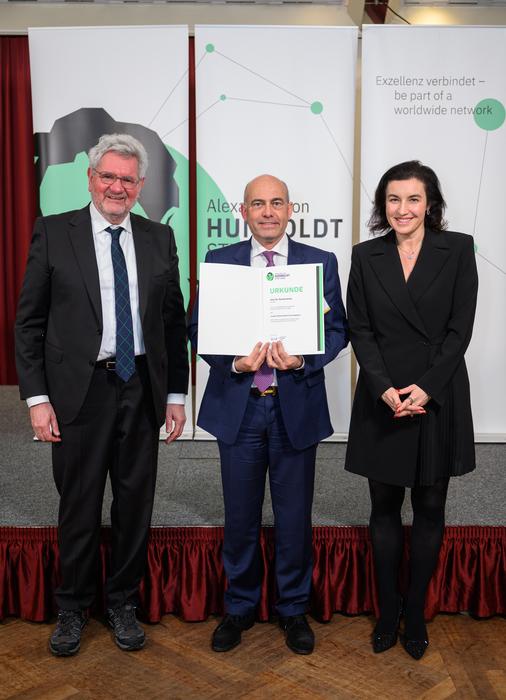 Professor Patrizio Antici of the Institut national de la recherche scientifique (INRS) has been awarded the Friedrich Wilhelm Bessel Award, a prestigious distinction conferred by the Fondation Alexander von Humboldt.