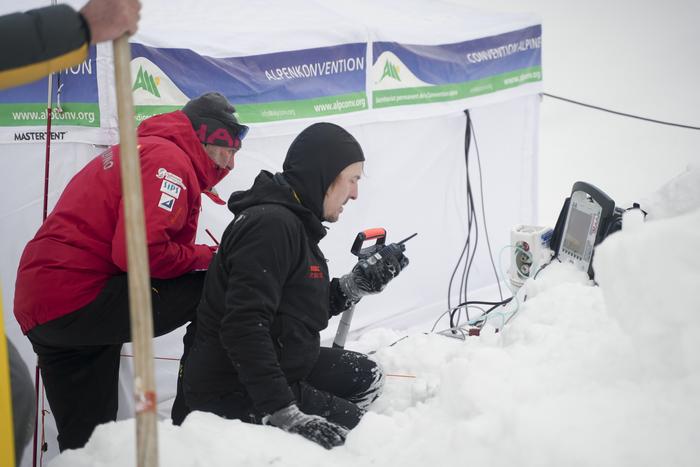 The research team maintained constant radio contact with those buried under the snow.