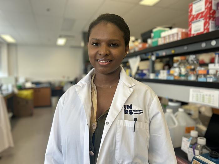 Aïcha Sow,  doctorante en virologie et immunologie à l'INRS