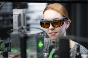 Andrea Stöllner takes a glimpse into the experimental chamber