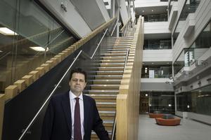 Prof Matt Rosseinsky