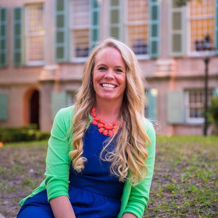 First evidence of microplastic inhalation among free-ranging small cetaceans