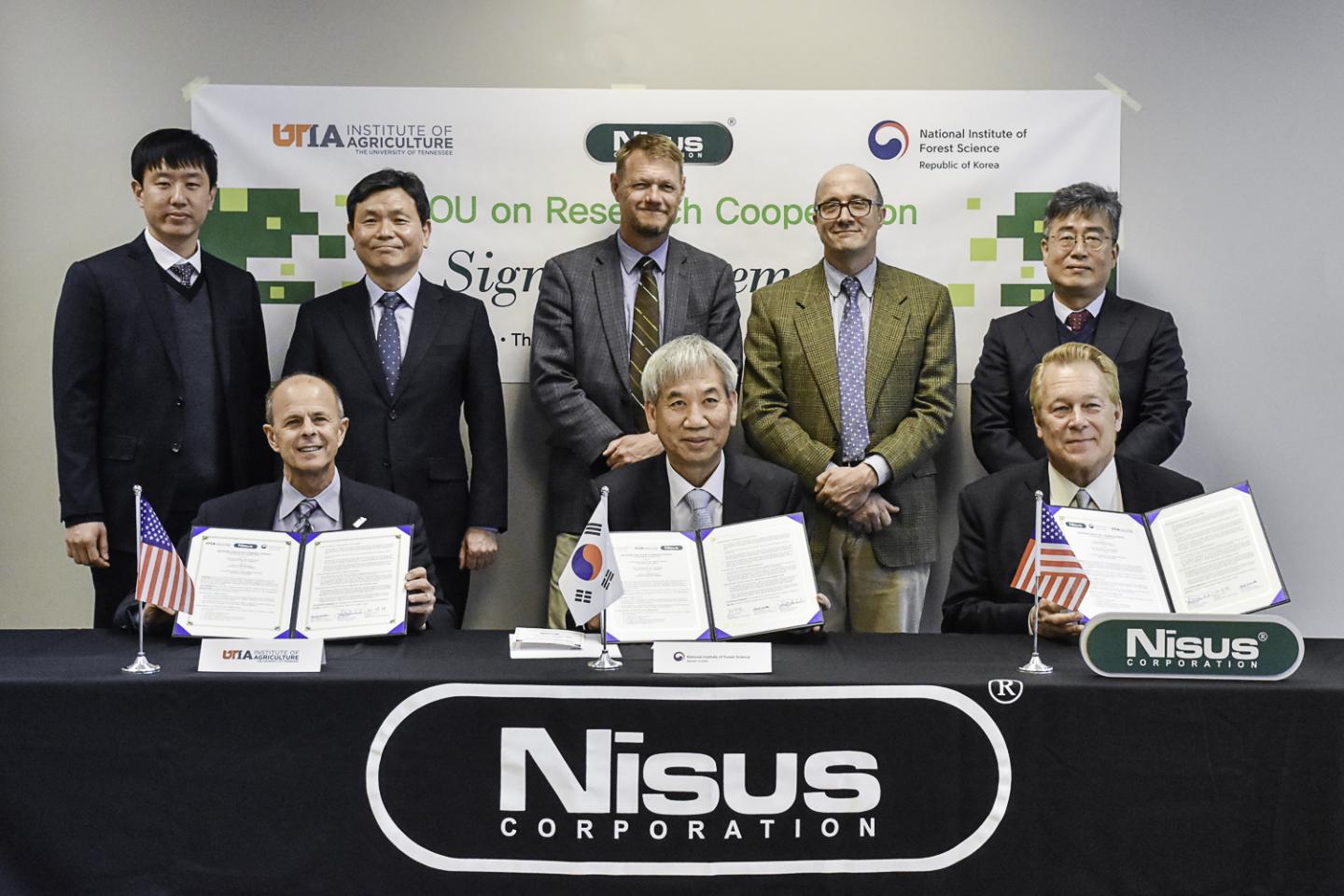 Signers of New MOU with UTIA, Nisus Corp. & the National Forest Research Institute of South Korea
