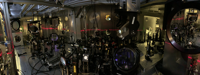 Experimental setup to investigate plasma photonic structures