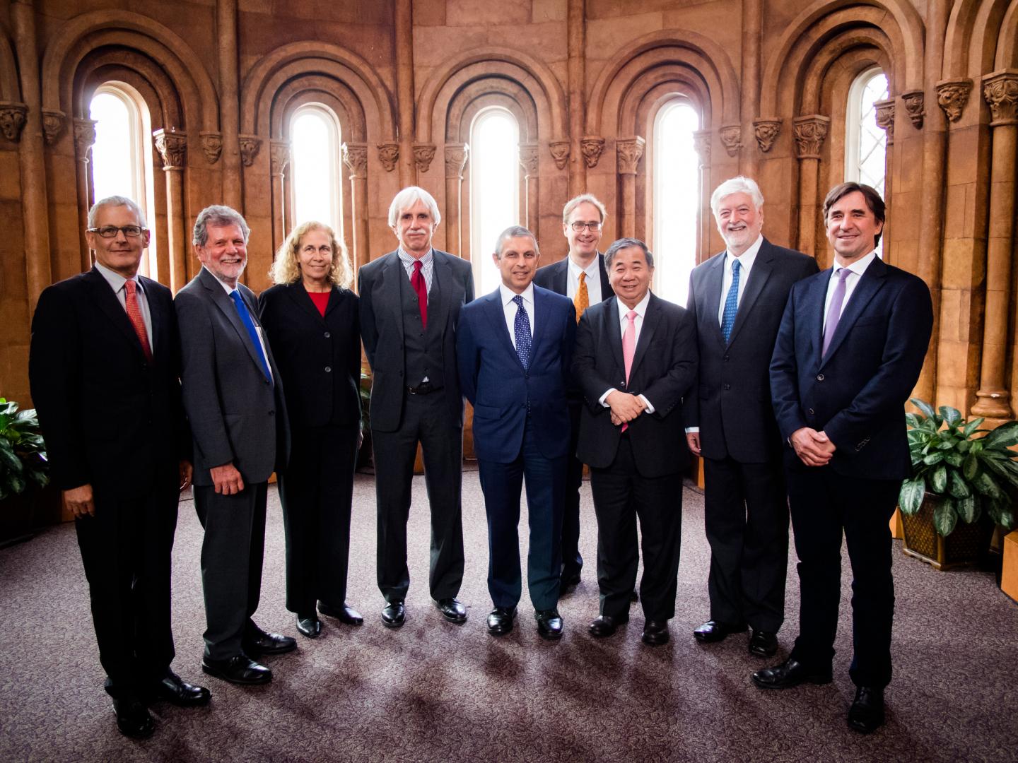 Ashok Kumar Mirpuri with NTU and Smithsonian Institution Officials