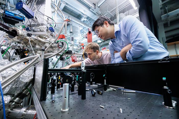 Discovery of ‘slow’ electrons in 2D material could lead to new memory device