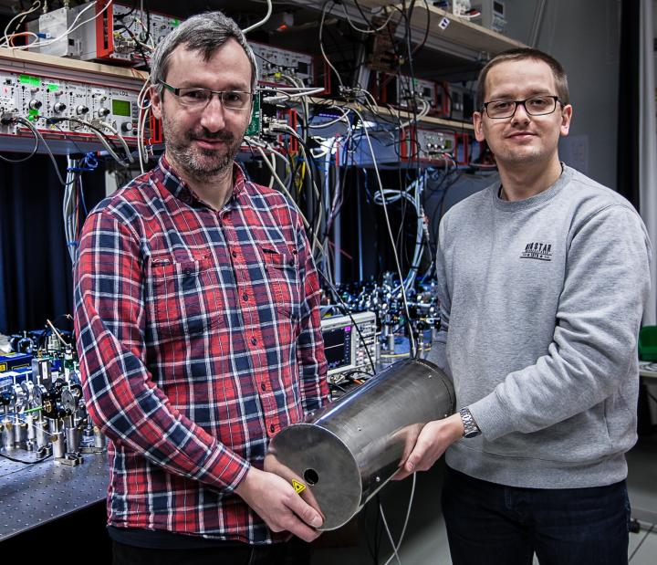 Wojciech Wasilewski and Michal Dabrowski, Faculty of Physics University of Warsaw