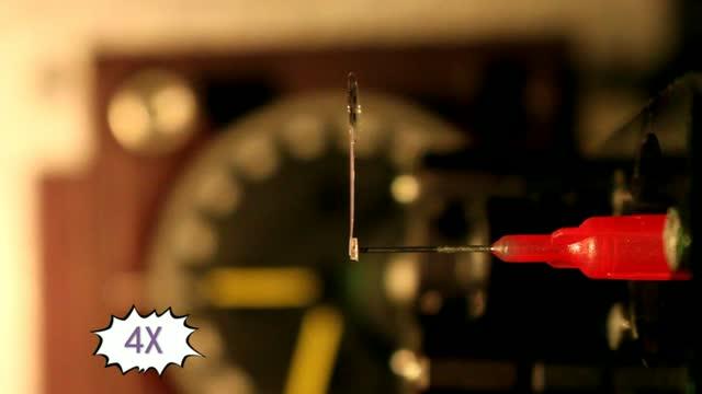 Light tracking solar cell