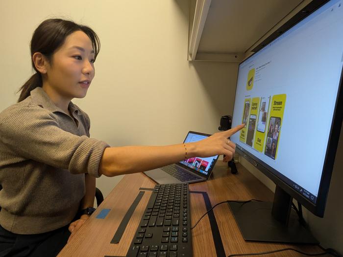 Study author Lilian Li conducting research
