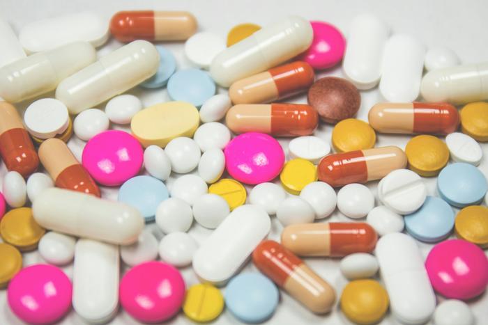 Removal efficiency of pharmaceuticals during the wastewater treatment process: Emission and environmental risk assessment