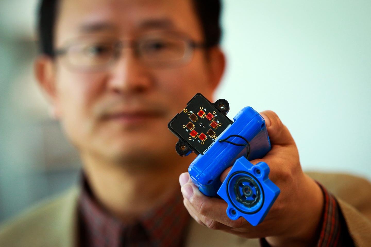 Ling Zang and New Bomb, Chemical and Drug Scanner