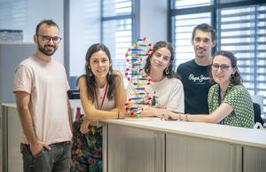 Diego Esteve (BIOMICs group predoctoral student), Belén Navarro (BIOMICs group researcher), Almudena Sánchez (BIOMICs group predoctoral student), Iñigo Olalde (Ikerbasque researcher and BIOMICs group principal investigator), Núria Puig (BIOMICs group 
