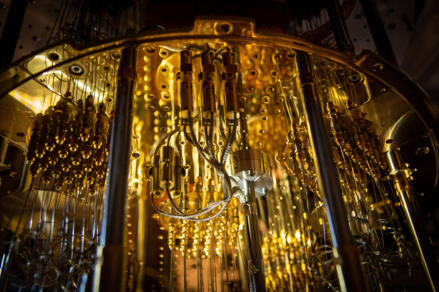 A superconducting quantum processor circuit
