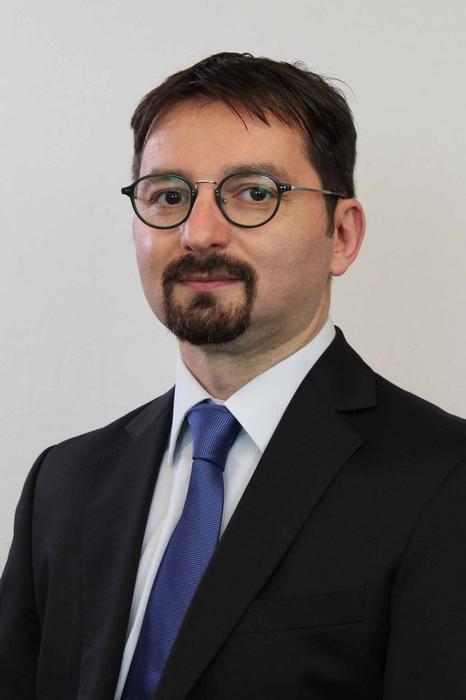 Dr. Mehmet Ayvaci