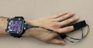 New pulse oximeter adapts to skin color