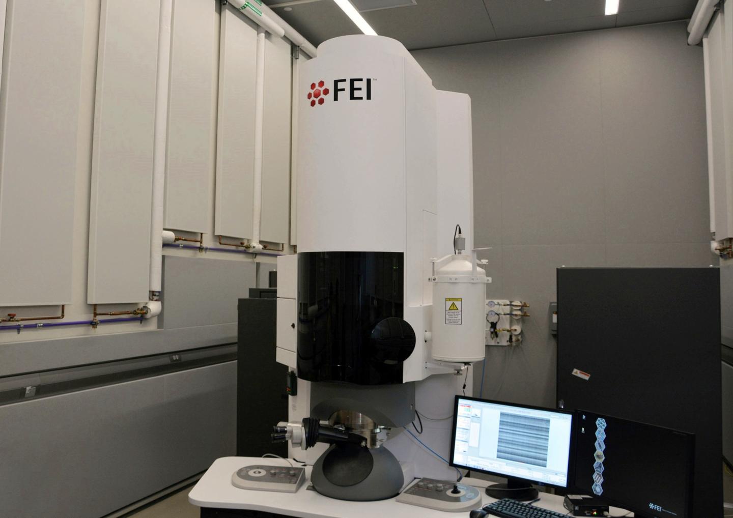 Observing Individual Nanoparticles