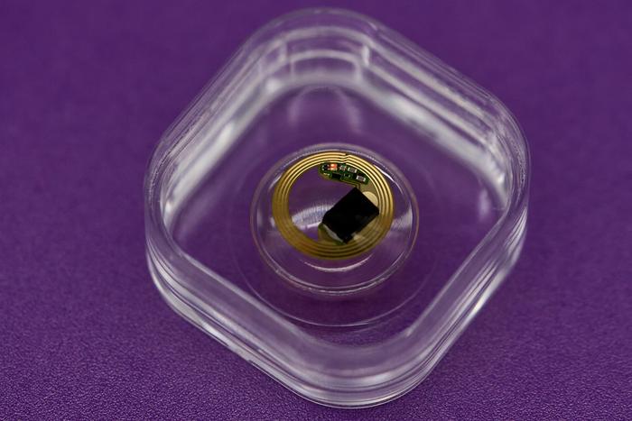 Prototype microbattery for smart contact lenses