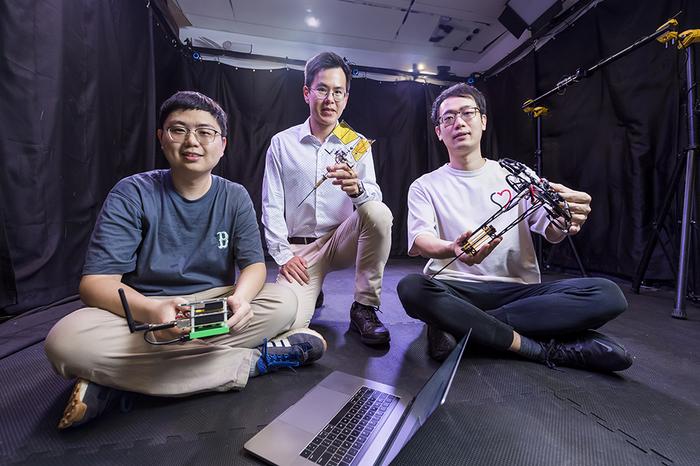 It flies, it hops, it takes off mid-leap: super mobile hybrid hopping robot invented at  City University of Hong Kong