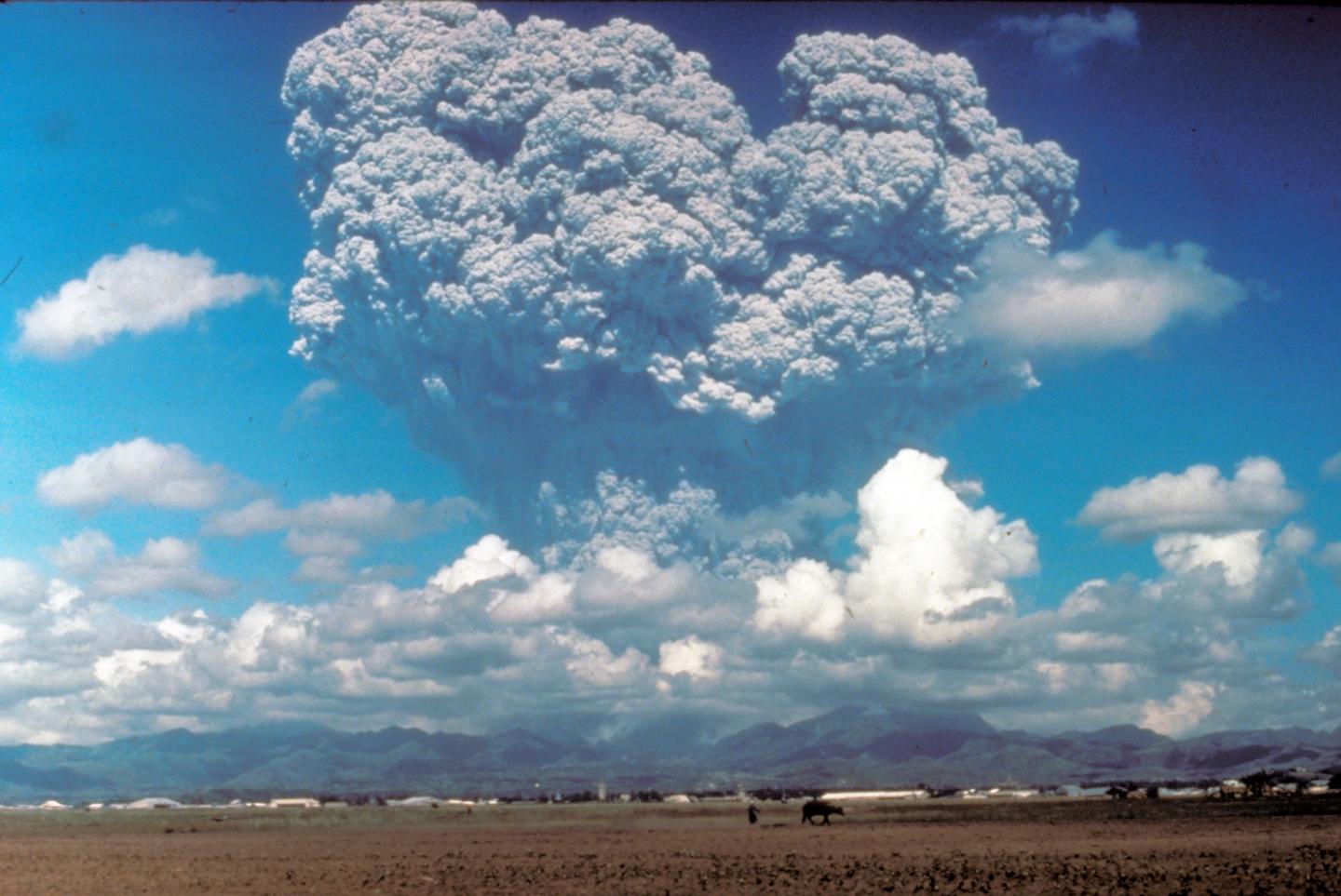 Pinatubo 1991-06-12 USGS