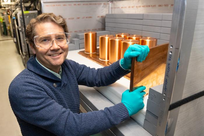 ORNL scientist Jason Newby