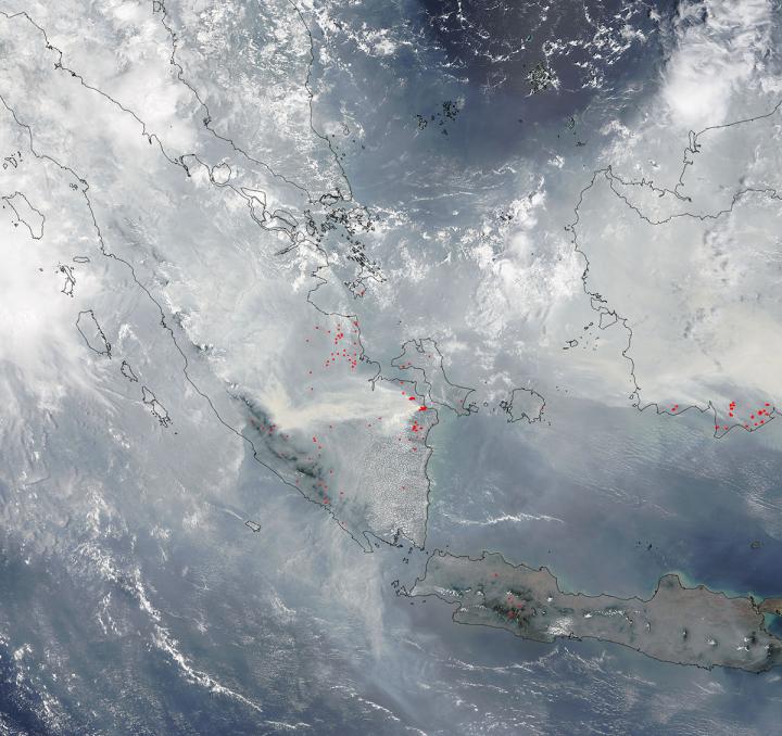 Smoke From Indonesian Fires Hangs Heavy