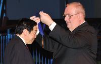 T.P. Ma Receives Connecticut Medal of Technology