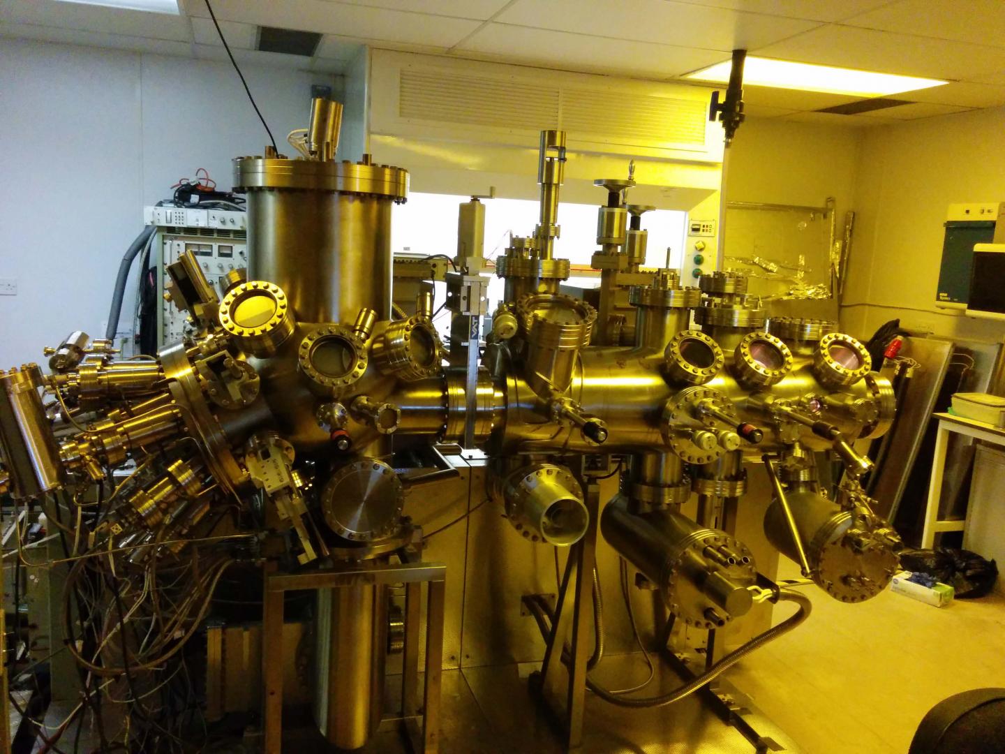 Molecular Beam Epitaxy Reactors
