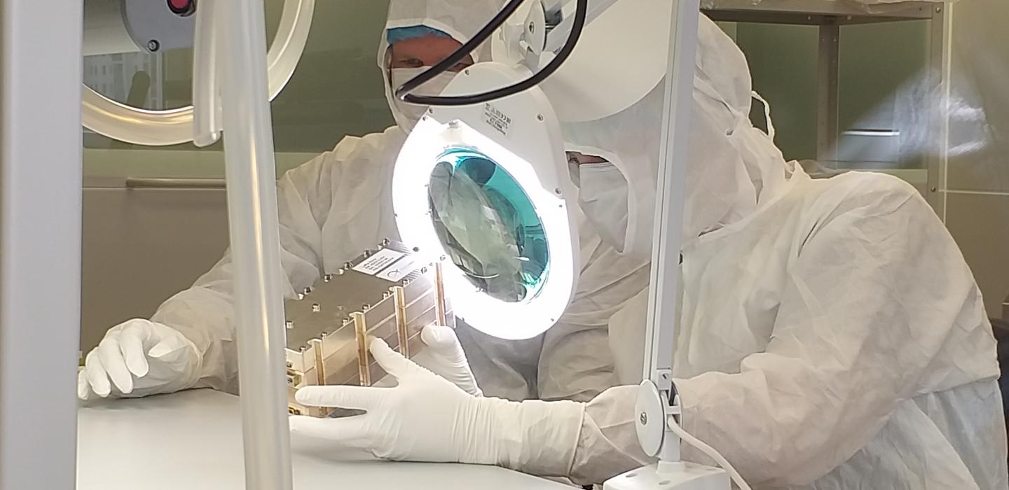 132 Grams to Communicate with Mars