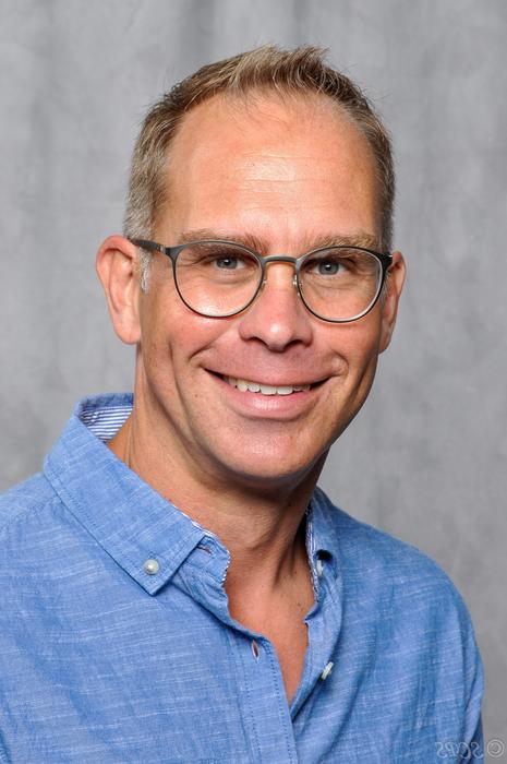 Prof Erick Strauss