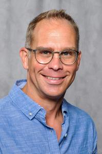 Prof Erick Strauss
