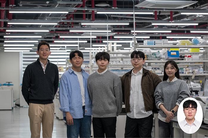 Implementation of a DNA Molecular Computer Smaller Than 2nm Semiconductors… High Expectations for Bio-computing Applications​