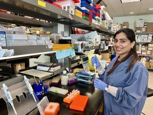 Dr. Rabia Anwar in the lab.