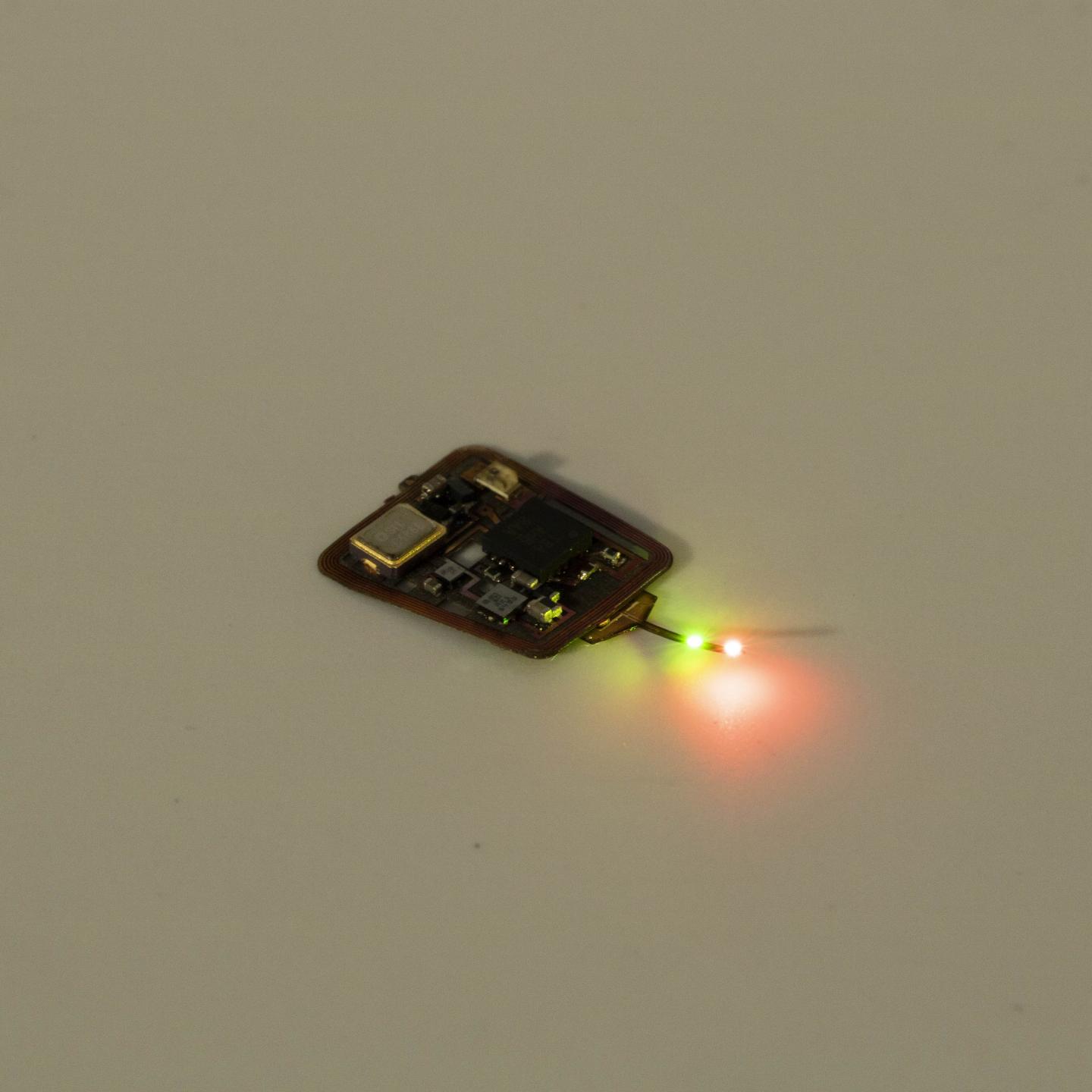 A Small, Implantable System Can Wirelessly Monitor Changes in Tissue Oxygenation (2 of 4)