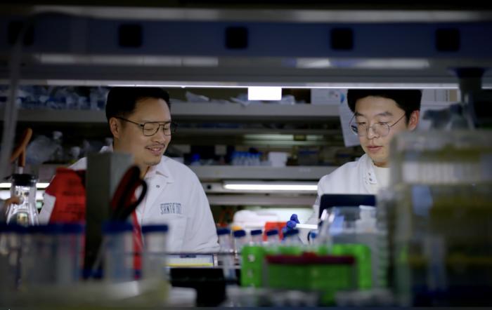 Andy Yeh in the lab