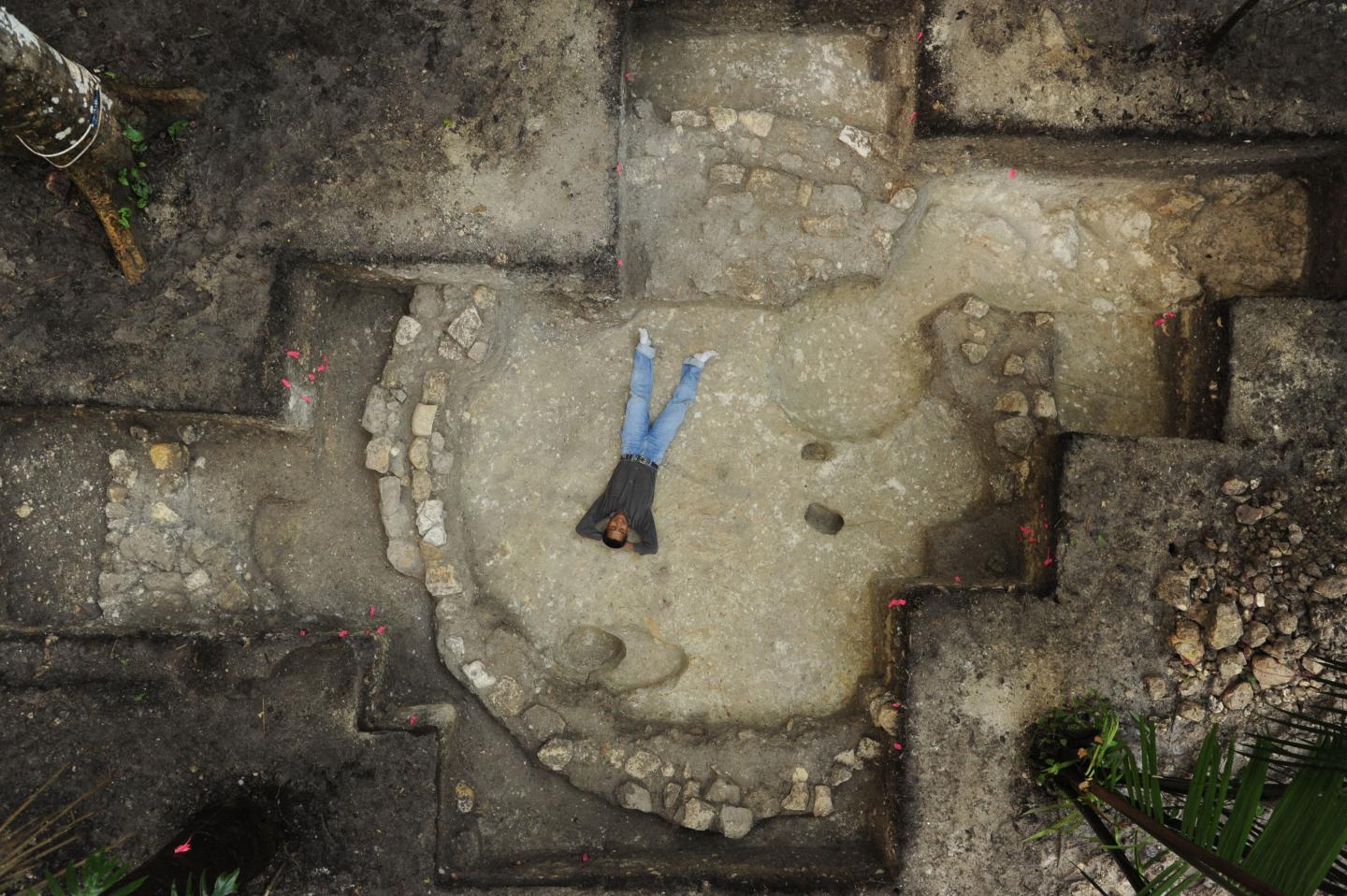 Round Structure at Ceibal